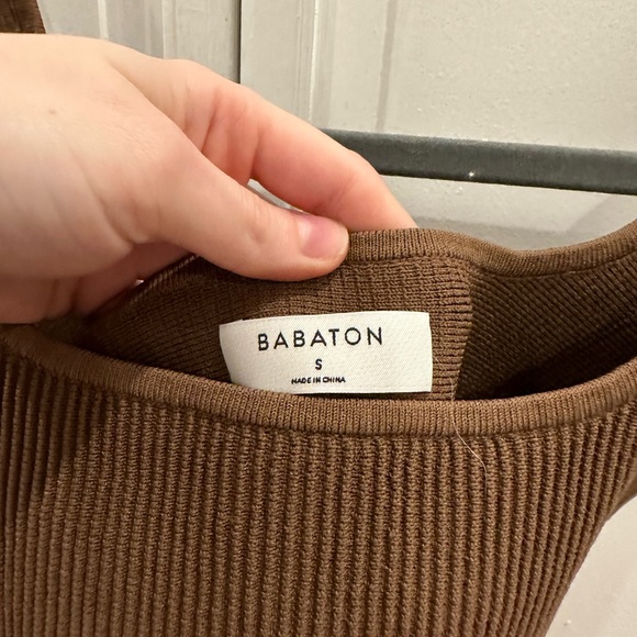 ⭐️NWT Aritzia Babaton Contour Tank Top⭐️ - Picture 5 of 6